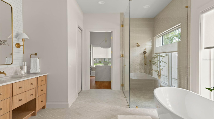 Orlando, Florida 32803, 5 Bedroom Bedrooms, ,4 Bathroombathrooms,Residential,For Sale,Nottingham,0,Mfro6425268