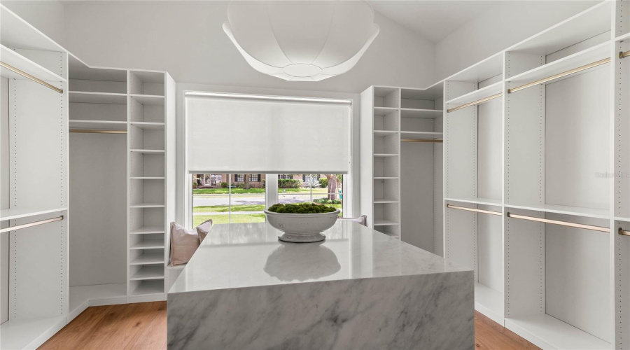 Orlando, Florida 32803, 5 Bedroom Bedrooms, ,4 Bathroombathrooms,Residential,For Sale,Nottingham,0,Mfro6425268