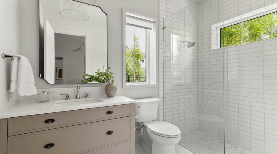 Orlando, Florida 32803, 5 Bedroom Bedrooms, ,4 Bathroombathrooms,Residential,For Sale,Nottingham,0,Mfro6425268