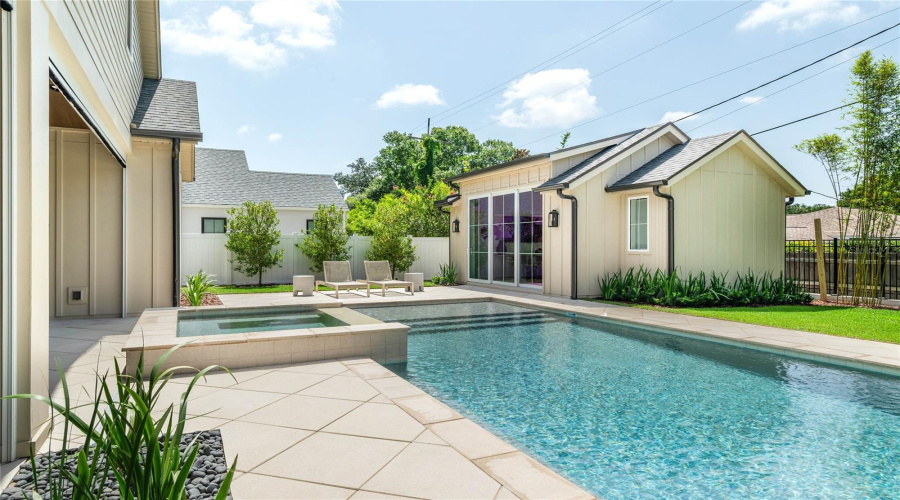 Orlando, Florida 32803, 5 Bedroom Bedrooms, ,4 Bathroombathrooms,Residential,For Sale,Nottingham,0,Mfro6425268