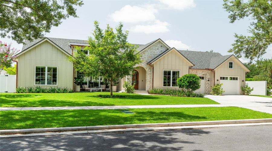Orlando, Florida 32803, 5 Bedroom Bedrooms, ,4 Bathroombathrooms,Residential,For Sale,Nottingham,0,Mfro6425268