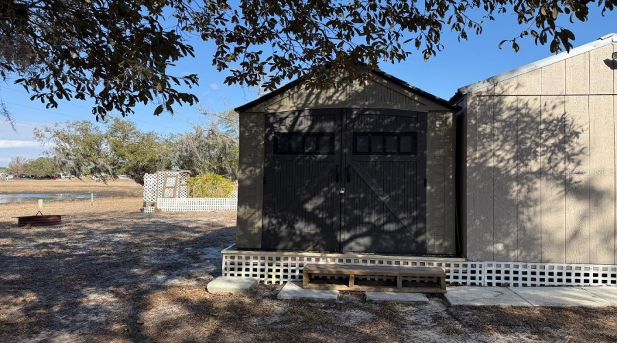 Weeki Wachee, Florida 34613, 1 Bedroom Bedrooms, ,1 Bathroombathrooms,Residential,For Sale,Grizzly Bear,0,Mfrw7883015