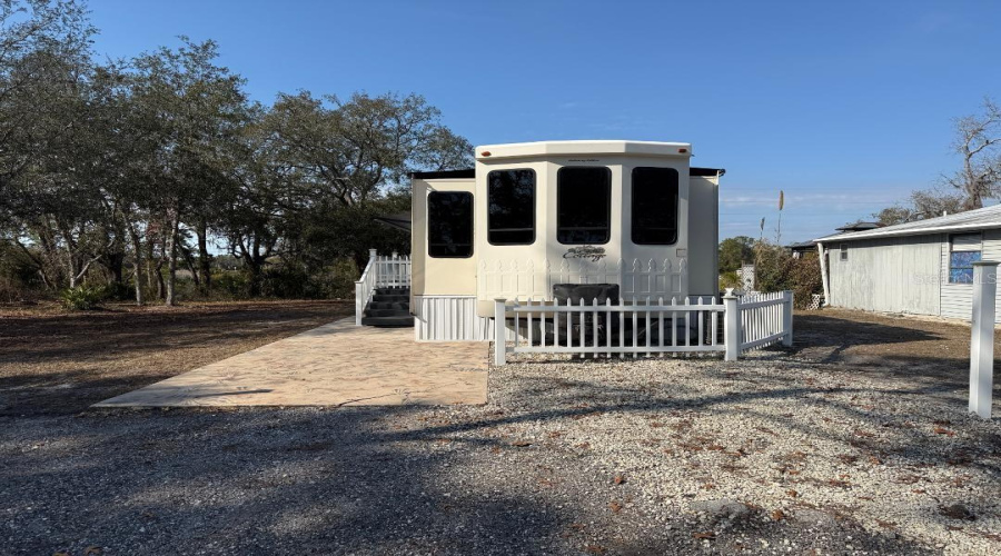 Weeki Wachee, Florida 34613, 1 Bedroom Bedrooms, ,1 Bathroombathrooms,Residential,For Sale,Grizzly Bear,0,Mfrw7883015