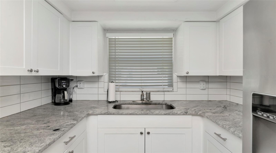 Sarasota, Florida 34231, 2 Bedroom Bedrooms, ,1 Bathroombathrooms,Residential,For Sale,Edgewood,0,Mfra4703691