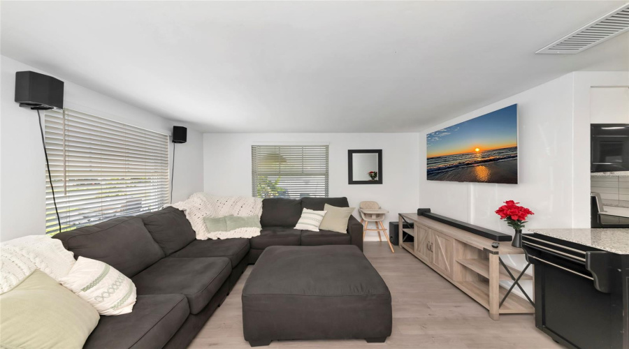 Sarasota, Florida 34231, 2 Bedroom Bedrooms, ,1 Bathroombathrooms,Residential,For Sale,Edgewood,0,Mfra4703691