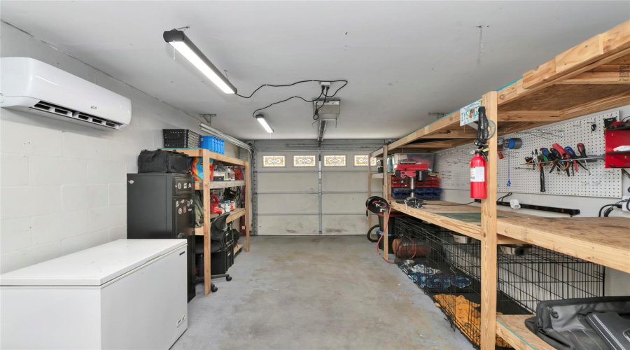Sarasota, Florida 34231, 2 Bedroom Bedrooms, ,1 Bathroombathrooms,Residential,For Sale,Edgewood,0,Mfra4703691