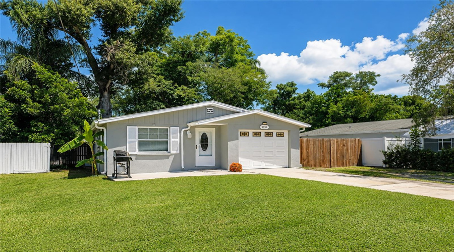 Sarasota, Florida 34231, 2 Bedroom Bedrooms, ,1 Bathroombathrooms,Residential,For Sale,Edgewood,0,Mfra4703691