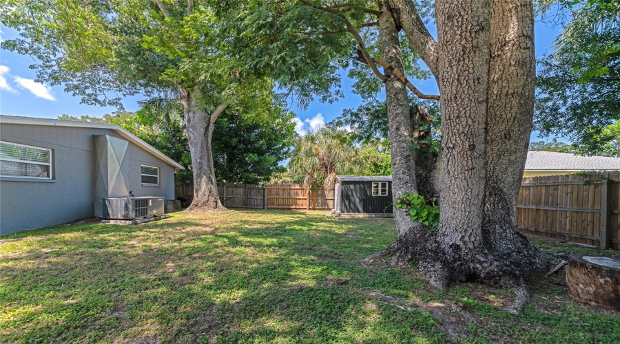 Sarasota, Florida 34231, 2 Bedroom Bedrooms, ,1 Bathroombathrooms,Residential,For Sale,Edgewood,0,Mfra4703691