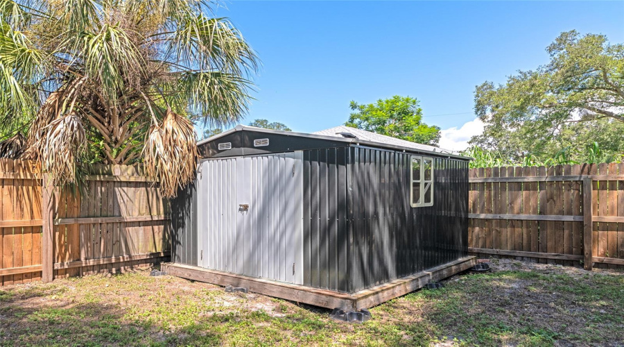 Sarasota, Florida 34231, 2 Bedroom Bedrooms, ,1 Bathroombathrooms,Residential,For Sale,Edgewood,0,Mfra4703691
