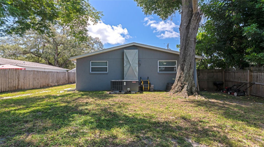 Sarasota, Florida 34231, 2 Bedroom Bedrooms, ,1 Bathroombathrooms,Residential,For Sale,Edgewood,0,Mfra4703691