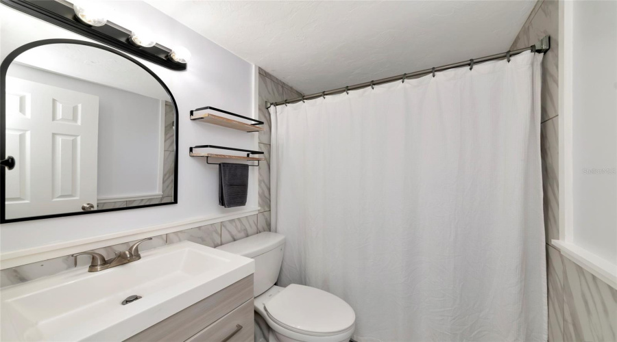 Sarasota, Florida 34231, 2 Bedroom Bedrooms, ,1 Bathroombathrooms,Residential,For Sale,Edgewood,0,Mfra4703691