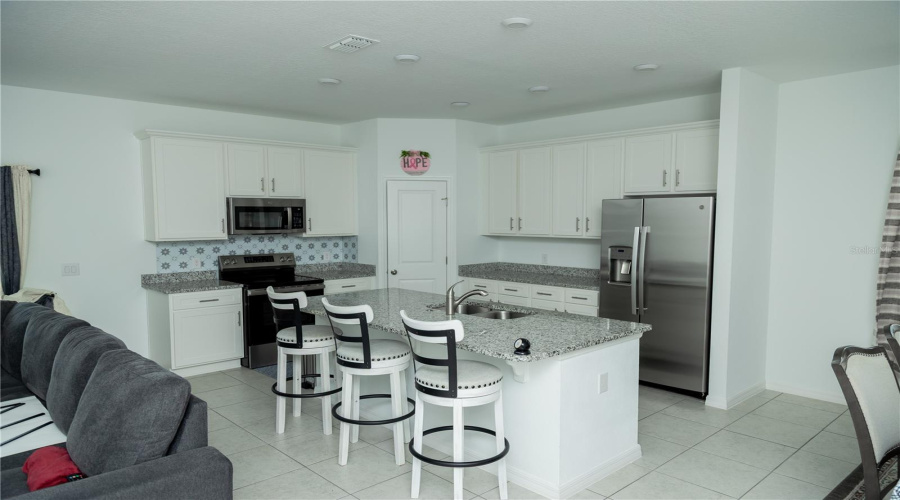 Eagle Lake, Florida 33839, 4 Bedroom Bedrooms, ,3 Bathroombathrooms,Residential,For Sale,Crown Rose,0,Mfro6426438