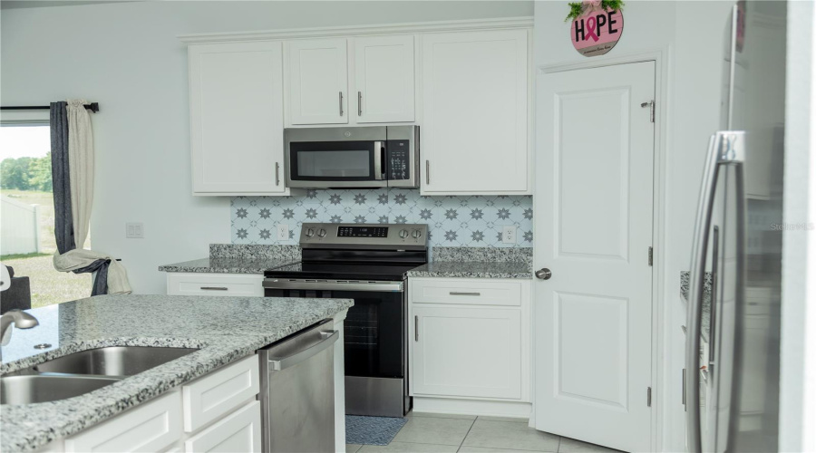 Eagle Lake, Florida 33839, 4 Bedroom Bedrooms, ,3 Bathroombathrooms,Residential,For Sale,Crown Rose,0,Mfro6426438