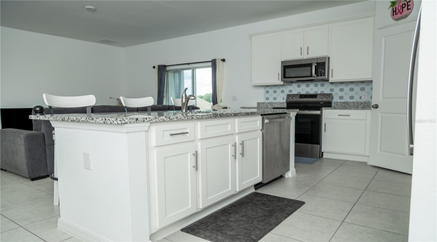 Eagle Lake, Florida 33839, 4 Bedroom Bedrooms, ,3 Bathroombathrooms,Residential,For Sale,Crown Rose,0,Mfro6426438