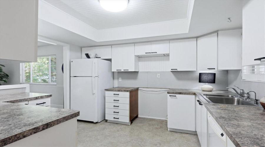 Sarasota, Florida 34232, 2 Bedroom Bedrooms, ,2 Bathroombathrooms,Residential,For Sale,Blue Stone,0,Mfra4701105