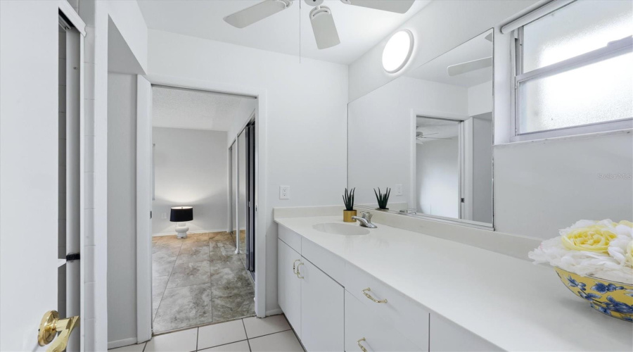 Sarasota, Florida 34232, 2 Bedroom Bedrooms, ,2 Bathroombathrooms,Residential,For Sale,Blue Stone,0,Mfra4701105