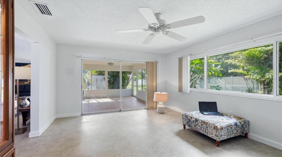 Sarasota, Florida 34232, 2 Bedroom Bedrooms, ,2 Bathroombathrooms,Residential,For Sale,Blue Stone,0,Mfra4701105