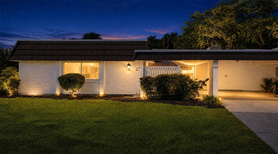 Sarasota, Florida 34232, 2 Bedroom Bedrooms, ,2 Bathroombathrooms,Residential,For Sale,Blue Stone,0,Mfra4701105