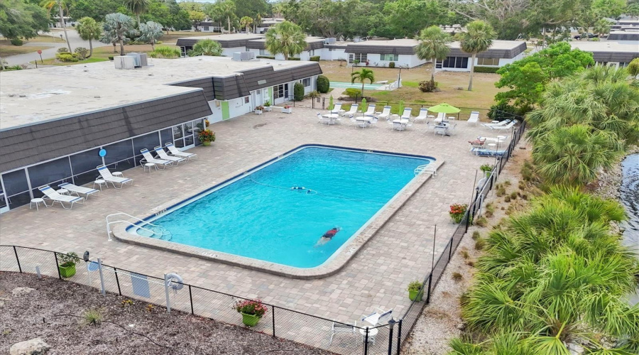 Sarasota, Florida 34232, 2 Bedroom Bedrooms, ,2 Bathroombathrooms,Residential,For Sale,Blue Stone,0,Mfra4701105