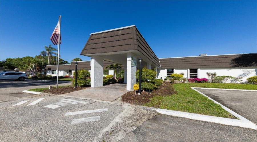 Sarasota, Florida 34232, 2 Bedroom Bedrooms, ,2 Bathroombathrooms,Residential,For Sale,Blue Stone,0,Mfra4701105