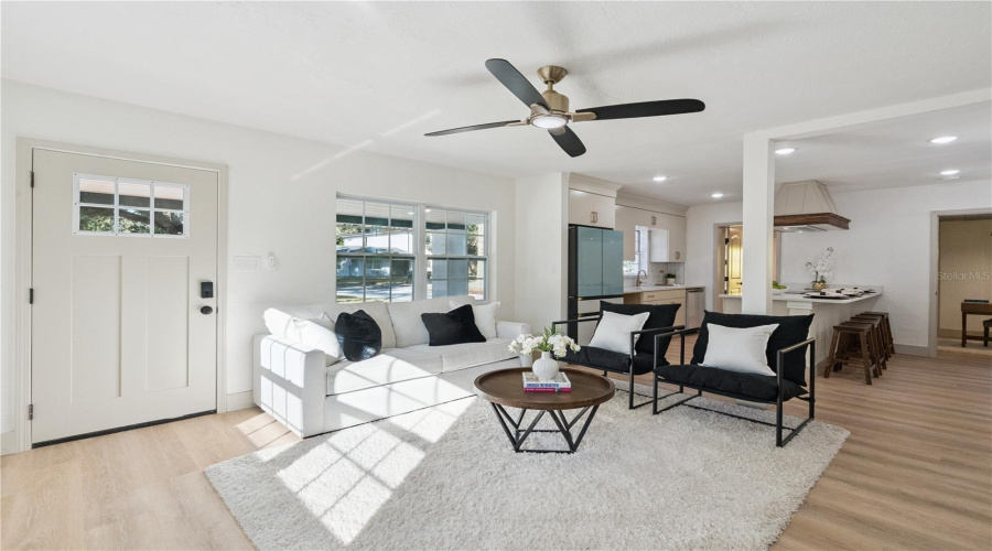 Orlando, Florida 32806, 3 Bedroom Bedrooms, ,2 Bathroombathrooms,Residential,For Sale,Cloverlawn,0,Mfro6429150