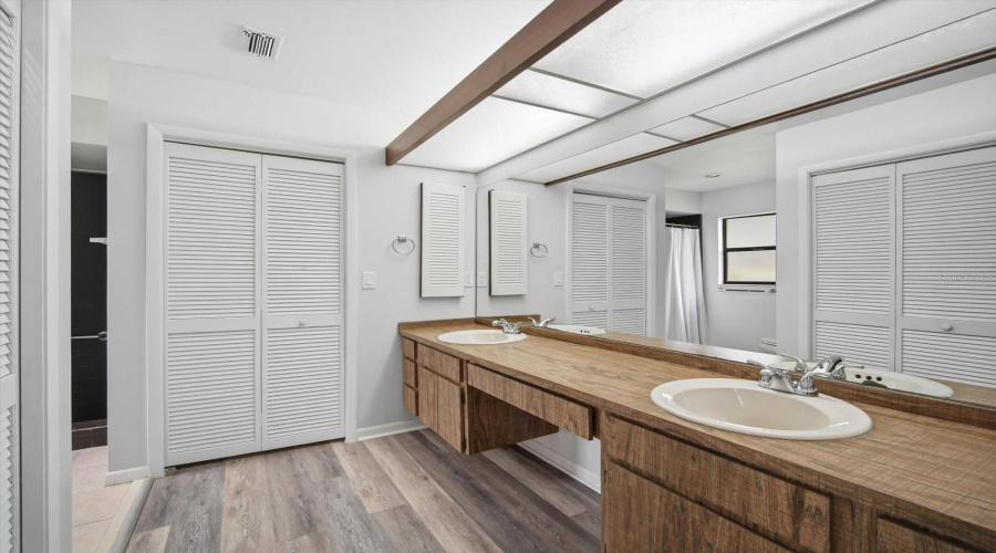 Double Vanity, Walk In Closet, Shower