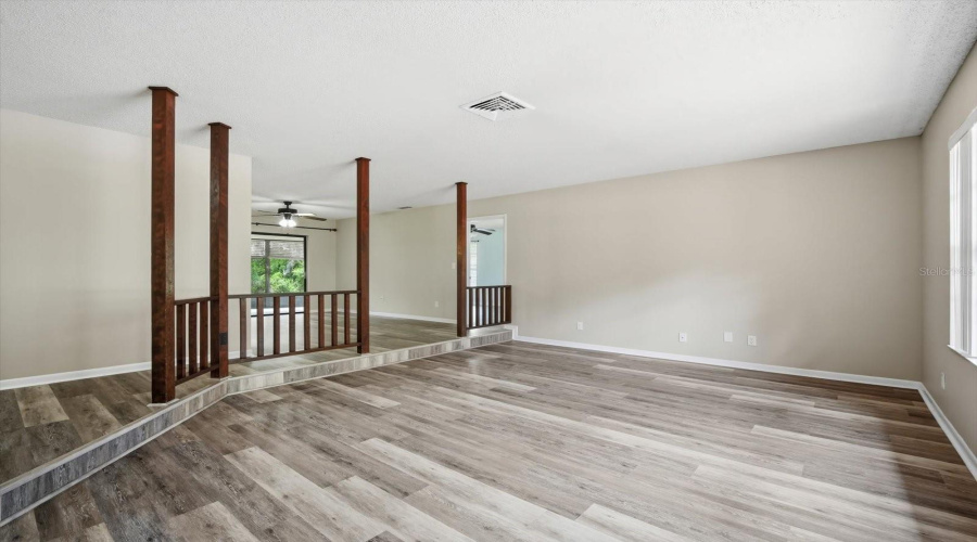 Formal Living Room/Flex Space