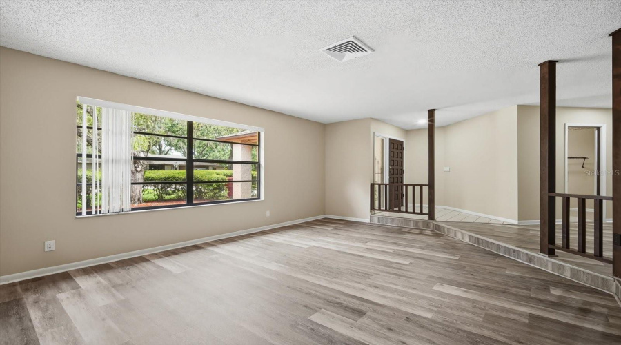 Formal Living Room/Flex Space