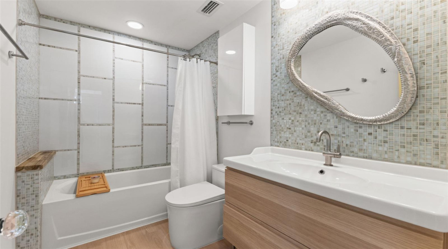 Tampa, Florida 33604, 3 Bedroom Bedrooms, ,2 Bathroombathrooms,Residential,For Sale,Minnehaha,0,Mfrtb8540955