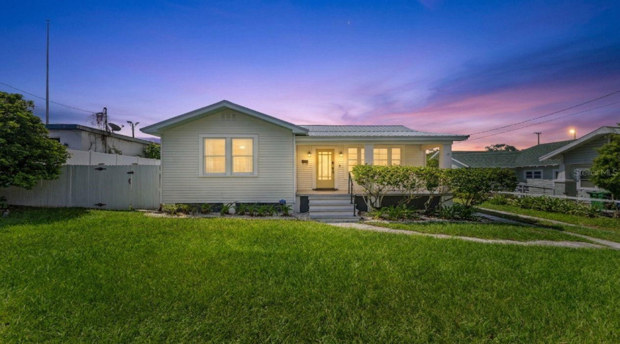 Tampa, Florida 33604, 3 Bedroom Bedrooms, ,2 Bathroombathrooms,Residential,For Sale,Minnehaha,0,Mfrtb8540955