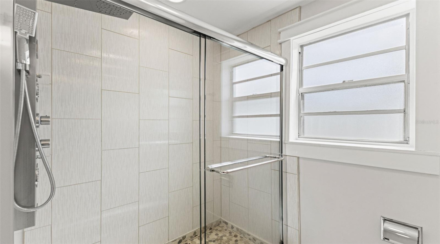 Tampa, Florida 33604, 3 Bedroom Bedrooms, ,2 Bathroombathrooms,Residential,For Sale,Minnehaha,0,Mfrtb8540955