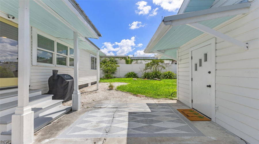 Tampa, Florida 33604, 3 Bedroom Bedrooms, ,2 Bathroombathrooms,Residential,For Sale,Minnehaha,0,Mfrtb8540955