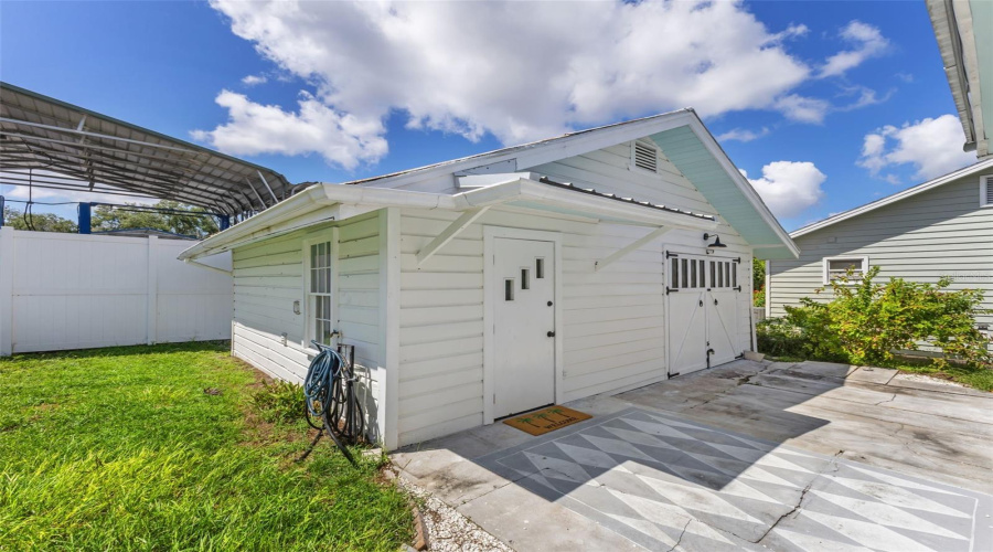 Tampa, Florida 33604, 3 Bedroom Bedrooms, ,2 Bathroombathrooms,Residential,For Sale,Minnehaha,0,Mfrtb8540955
