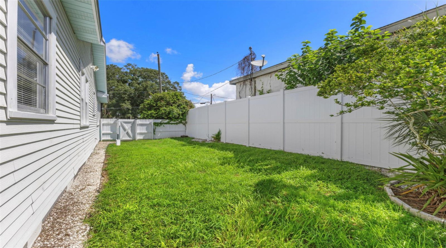 Tampa, Florida 33604, 3 Bedroom Bedrooms, ,2 Bathroombathrooms,Residential,For Sale,Minnehaha,0,Mfrtb8540955