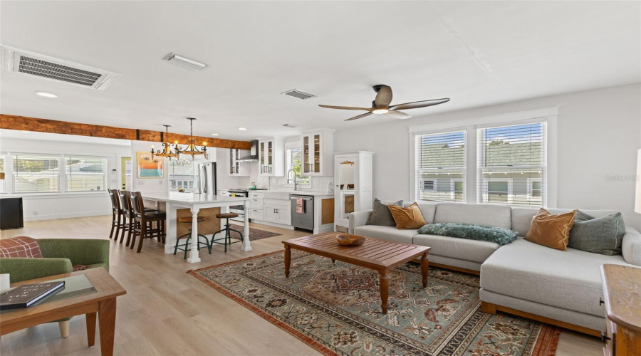 Tampa, Florida 33604, 3 Bedroom Bedrooms, ,2 Bathroombathrooms,Residential,For Sale,Minnehaha,0,Mfrtb8540955