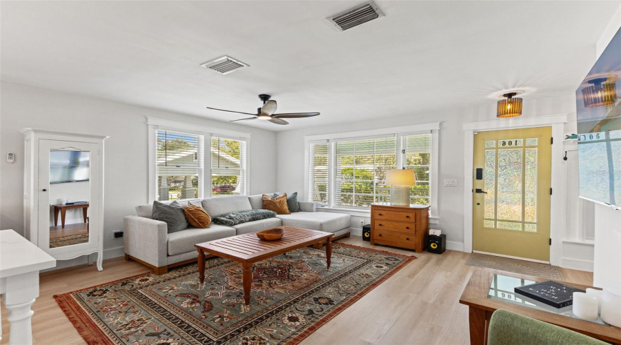 Tampa, Florida 33604, 3 Bedroom Bedrooms, ,2 Bathroombathrooms,Residential,For Sale,Minnehaha,0,Mfrtb8540955