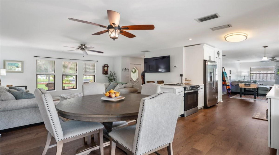 Sarasota, Florida 34233, 3 Bedroom Bedrooms, ,2 Bathroombathrooms,Residential,For Sale,Meadowland,0,Mfra4700705