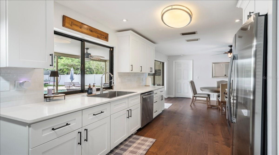 Sarasota, Florida 34233, 3 Bedroom Bedrooms, ,2 Bathroombathrooms,Residential,For Sale,Meadowland,0,Mfra4700705