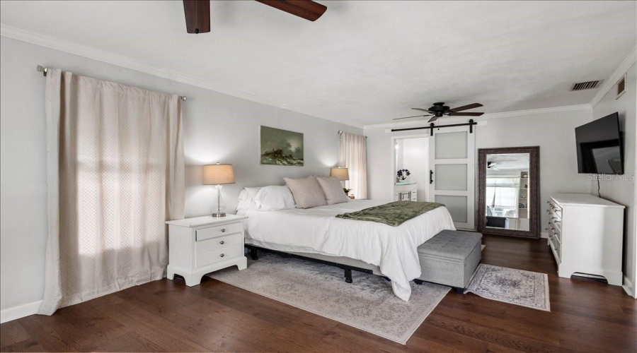 Sarasota, Florida 34233, 3 Bedroom Bedrooms, ,2 Bathroombathrooms,Residential,For Sale,Meadowland,0,Mfra4700705