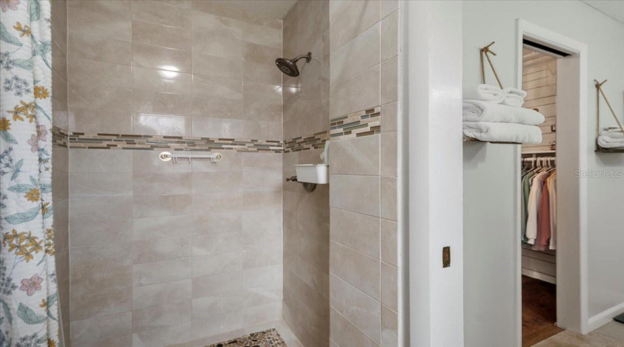 Sarasota, Florida 34233, 3 Bedroom Bedrooms, ,2 Bathroombathrooms,Residential,For Sale,Meadowland,0,Mfra4700705