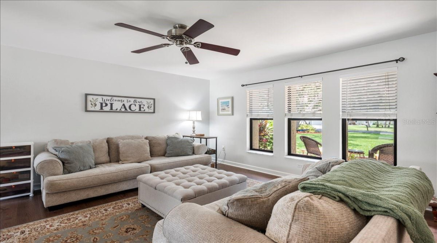 Sarasota, Florida 34233, 3 Bedroom Bedrooms, ,2 Bathroombathrooms,Residential,For Sale,Meadowland,0,Mfra4700705