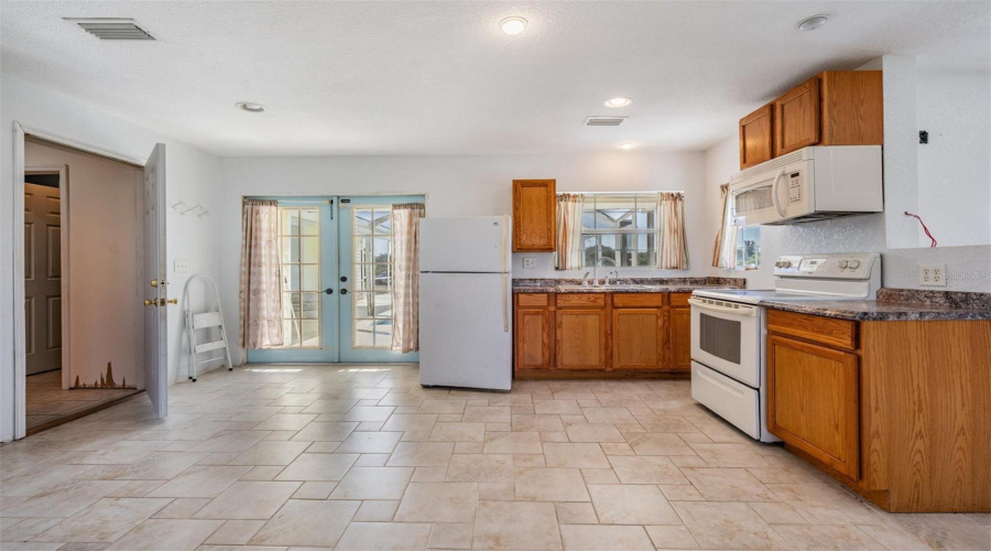 In-Law Suite - Private Entrance And Kitchen