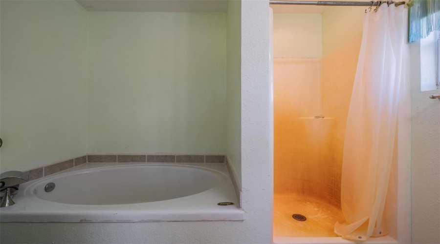 In-Law Suite - Full Bathroom