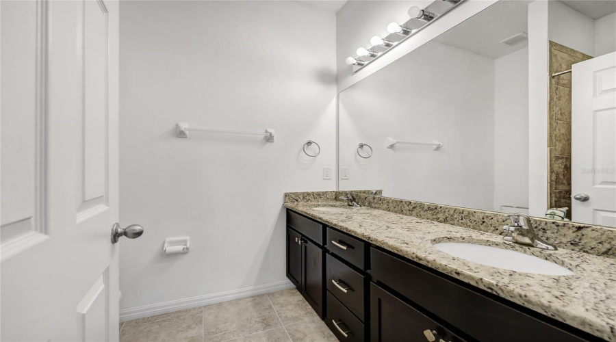 St Cloud, Florida 34769, 3 Bedroom Bedrooms, ,2 Bathroombathrooms,Residential,For Sale,Poolside,0,Mfro6419191