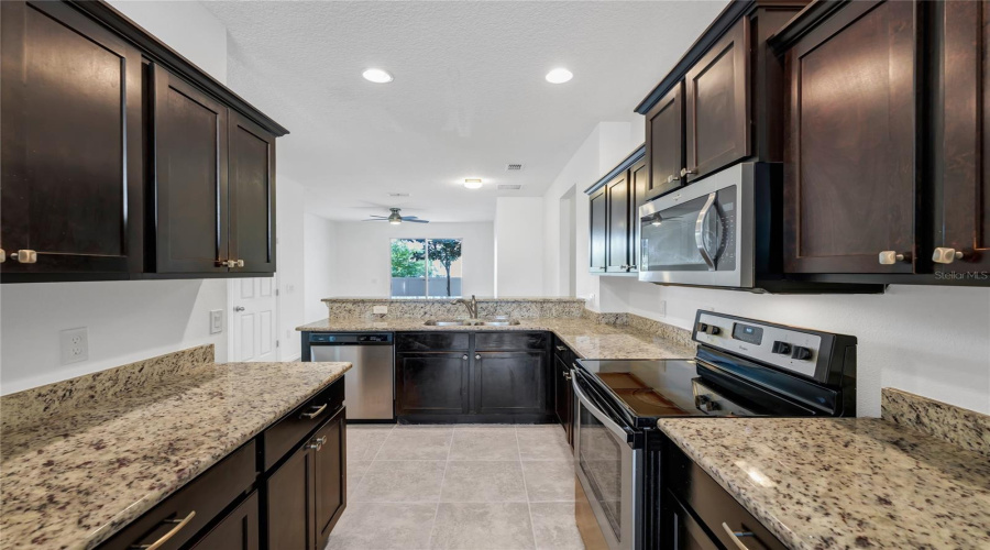 St Cloud, Florida 34769, 3 Bedroom Bedrooms, ,2 Bathroombathrooms,Residential,For Sale,Poolside,0,Mfro6419191
