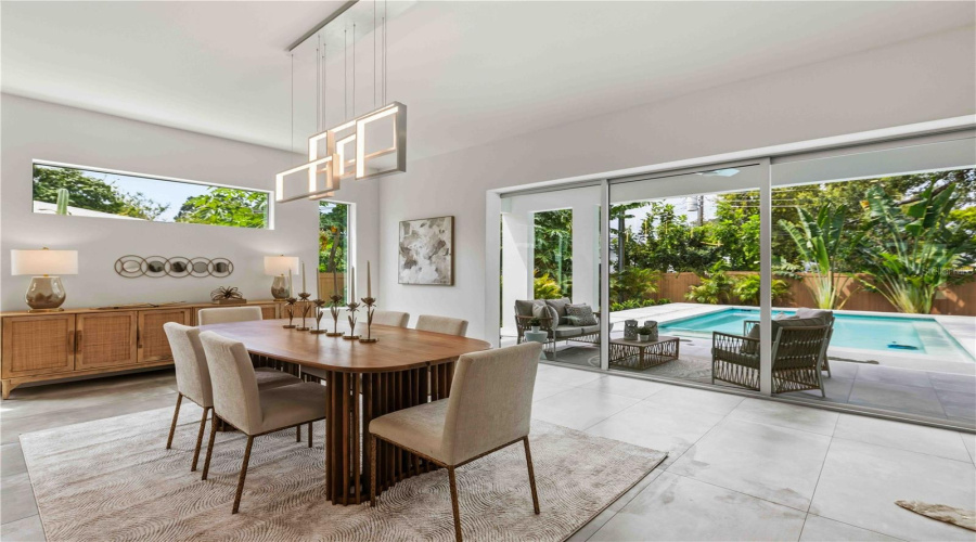 Sarasota, Florida 34239, 5 Bedroom Bedrooms, ,5 Bathroombathrooms,Residential,For Sale,Hillview,0,Mfra4703714