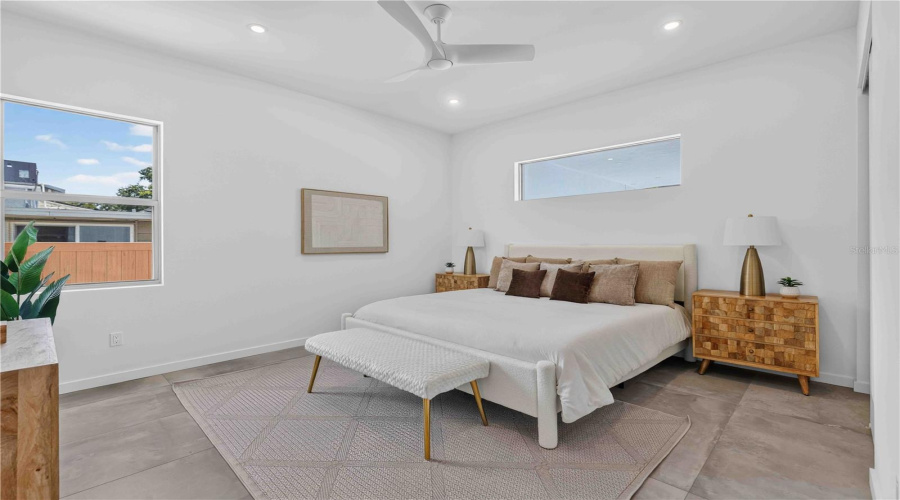 Sarasota, Florida 34239, 5 Bedroom Bedrooms, ,5 Bathroombathrooms,Residential,For Sale,Hillview,0,Mfra4703714