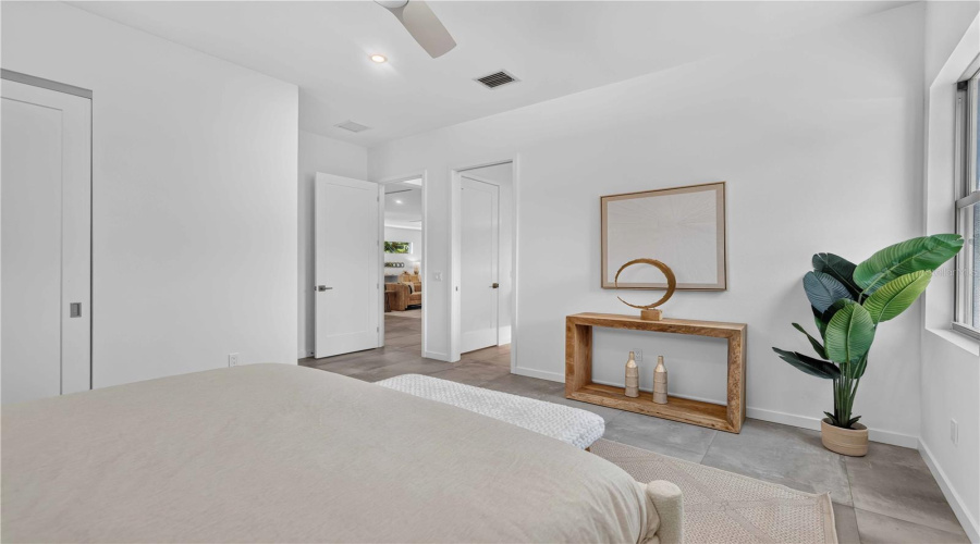 Sarasota, Florida 34239, 5 Bedroom Bedrooms, ,5 Bathroombathrooms,Residential,For Sale,Hillview,0,Mfra4703714