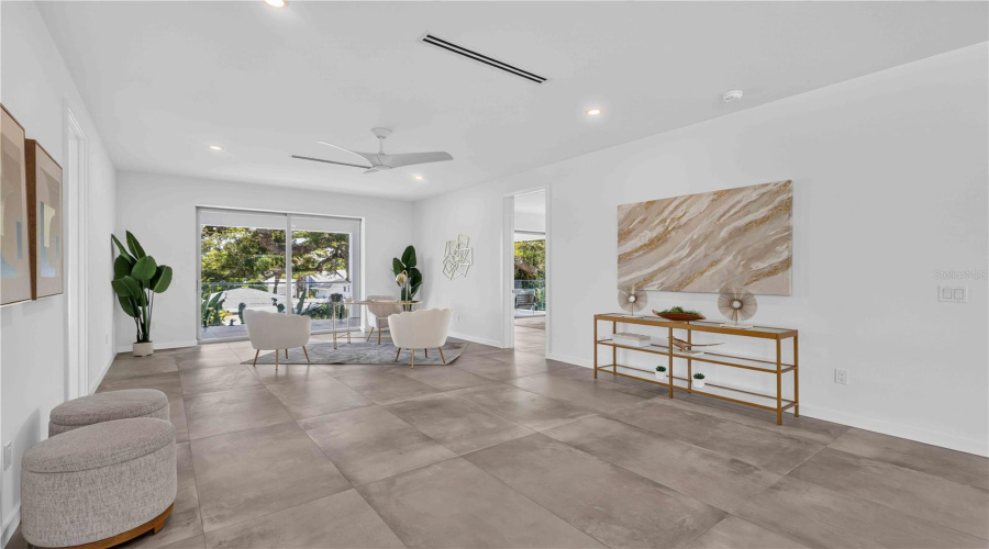 Sarasota, Florida 34239, 5 Bedroom Bedrooms, ,5 Bathroombathrooms,Residential,For Sale,Hillview,0,Mfra4703714