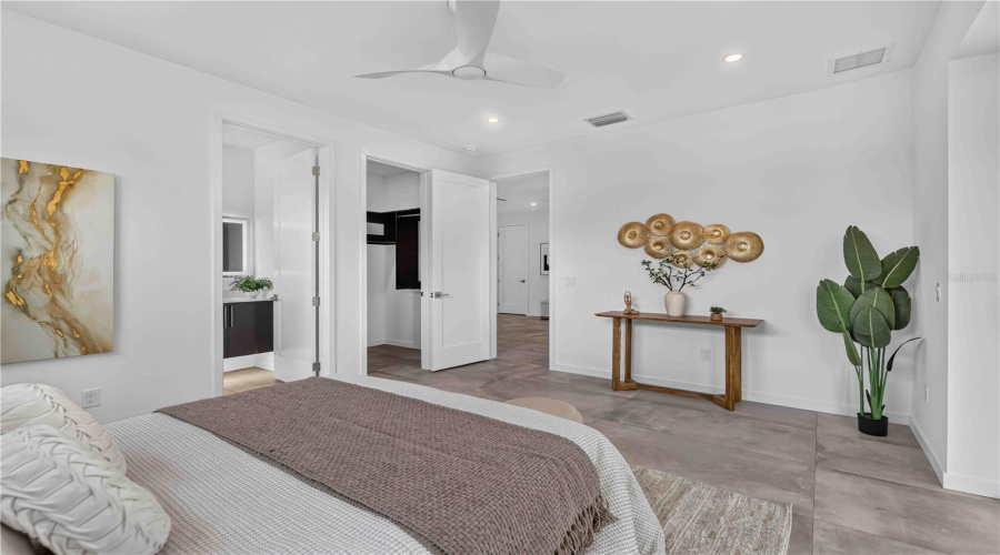 Sarasota, Florida 34239, 5 Bedroom Bedrooms, ,5 Bathroombathrooms,Residential,For Sale,Hillview,0,Mfra4703714